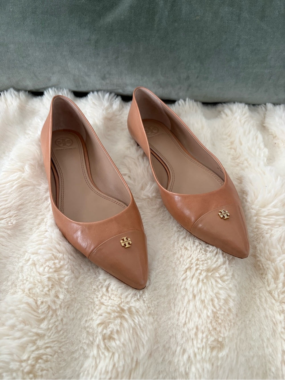 Tory Burch Fairfield Pointed-Toe Flats | Nude Leather | Size 10